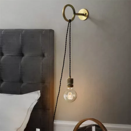 Bedrade wandlamp vintage stijl Hanglamp aan de muur in een slaapkamer